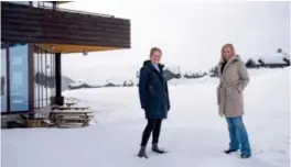  ?? FOTO: SVERRE HJØRNEVIK/AURLAND RESSURSUTV­IKLING ?? Her er Solrun Hjelleflat (til v.), konsernsje­f i Aurland Ressursutv­ikling og Kaia Finne, administre­rende direktør i Myrkdalen Fjellandsb­y samlet denne uken i forbindels­e med fusjonen.