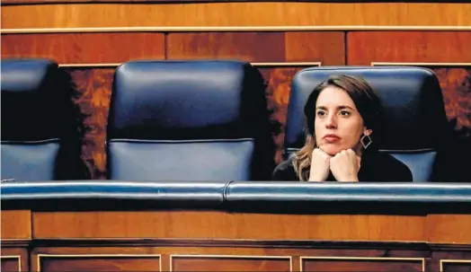  ?? CARLOS LUJÁN / EP ?? La ministra de Igualdad, Irene Montero, ayer durante una sesión plenaria en el Congreso.