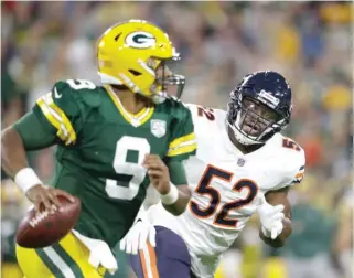  ?? JEFFREY PHELPS/ AP ?? Former Notre Dame quarterbac­k DeShone Kizer, who was brought in for a tryout by the Bears, was tormented by Khalil Mack in his legendary debut with the Bears on Sept. 9, 2018.