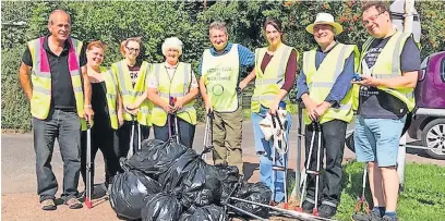  ?? ?? Good turnout Volunteers collected nearly 30 bags of litter from around the town