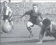  ?? FOTO: RAMON CLARET ?? Tejada, en Les Corts
Debutó con el primer equipo en 1953