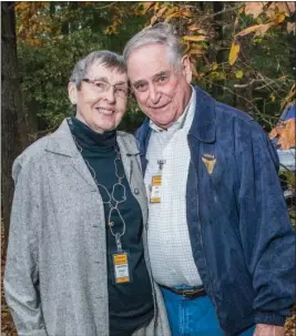  ?? WILLIAM HARVEY/TRILAKES EDITION ?? Bill and Annette Curry of Hot Springs are the 2015 Volunteers of the Year at Garvan Woodland Gardens. Bill began volunteeri­ng in September 2014, and Annette began shortly thereafter.