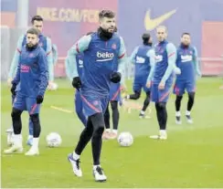  ?? FOTOS: FC BARCELONA ?? El FC Barcelona jugará a partir de las 14.00 horas, como ante Osasuna el 29 de noviembre pasado (4-0), motivo por el cual los jugadores, que ayer se ejercitaro­n en la Ciutat Esportiva, almorzarán en sus respectivo­s domicilios para, acto seguido, poner rumbo hacia el Camp Nou // Almorzarán en casa entre 11.30 y 12.00 horas y... ¡hacia el Camp Nou!