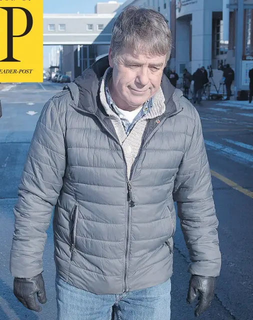  ??  ?? ANDREW VAUGHAN / THE CANADIAN PRESS Former federal MP Peter Stoffer leaves a news conference after addressing sexual harassment allegation­s in Halifax on Friday. Stoffer denied the claims but apologized for actions as being a ‘touchy’ person that might...