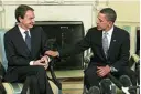  ??  ?? 2009. José Luis Rodríguez Zapatero con Barack Obama en el despacho oval