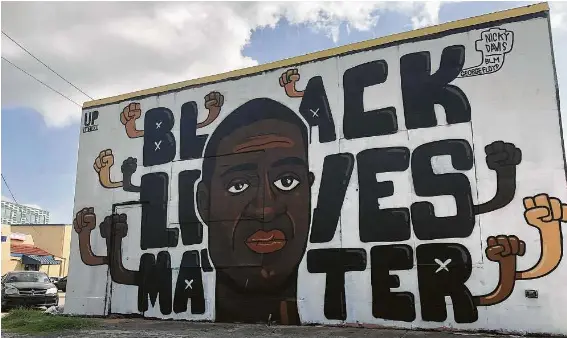  ?? Photos by UP Art Studio ?? Nicky Davis’ Black Lives Matter mural is at Fulton and Bigelow next to Moody Park in Houston’s East End.