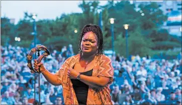  ?? ZBIGNIEW BZDAK/TRIBUNE FILE ?? Chicago blues singer Shemekia Copeland, seen in Aurora in 2017, released “Uncivil War” as a message of peace and hope.