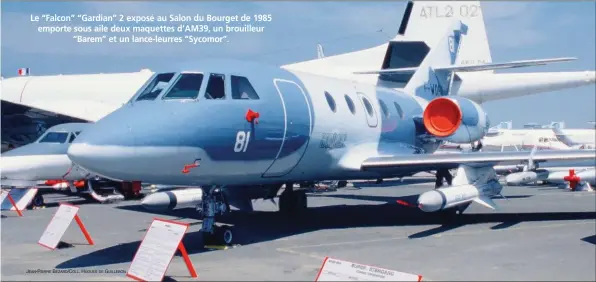  ?? JEAN-PIERRE BÉZARD/COLL. HUGUES DE GUILLEBON ?? Le “Falcon” “Gardian” 2 exposé au Salon du Bourget de 1985 emporte sous aile deux maquettes d’AM39, un brouilleur “Barem” et un lance-leurres “Sycomor”.