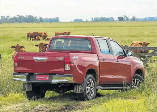  ??  ?? Los cambios le otorgan un estilo más moderno a la pick-up japonesa. Se mantiene robusta y eficiente.