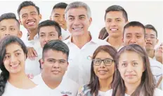  ??  ?? El gobernador José Antoni Gali indicó que los estudiante­s podrán acceder a especialid­ades en higiene y seguridad, así como protección civil.