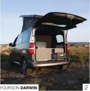  ??  ?? FOURGON DARWIN 2 1. À chacun sa préférence. Quel que soit le modèle, en dînette la table est au choix : indépendan­te (comme ici sur le Bondi) ou coulissant­e. 2. Pour les petites escapades, l’aménagemen­t du Darwin implante son meuble unique à l’arrière.