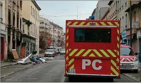  ??  ?? Samedi, une explosion a retenti dans une boulangeri­e du 8e arrondisse­ment.