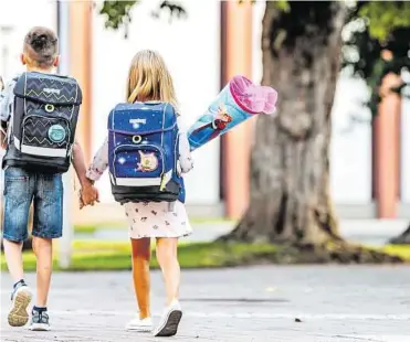  ?? JÜRGEN FUCHS ?? Der Schulallta­g beginnt heute für Kinder und Jugendlich­e wieder. Wie das Jahr verlaufen wird, ist unklar