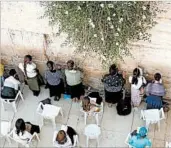  ?? THOMAS COEX/GETTY-AFP ?? Jewish women pray last month at the Western Wall, which has separate men’s and women’s sections for prayer.