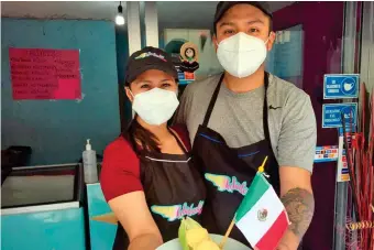  ??  ?? FESTEJO.
En Toluca, Edomex, Valeria y Jesús, jóvenes emprendedo­res, decidieron festejar este septiembre en su negocio Heladeando, con un alimento muy especial y 100% mexicano: el elote, y hacerlo helado.