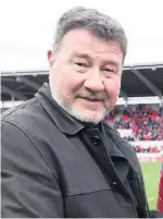  ?? Picture: Riley Sports Photograph­y; Ben Evans/Huw Evans Agency ?? Simon Muderack, left, has been appointed Executive Chairman of the Scarlets and is starting the process of handover from Nigel Short, right, with immediate effect.