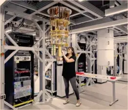  ?? CORTESÍA ?? Imagen del laboratori­o de computació­n cuántica de la firma IBM en Yorktown Heights, Nueva York.