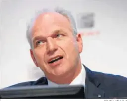  ?? SUSANNA SÁEZ / EFE ?? Jürgen Stackmann, responsabl­e de Ventas y Marketing de Volkswagen.