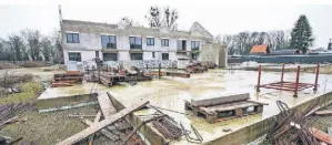  ?? FOTO: CKA ?? Die Ruinen des Bauprojekt­s „Am Klostergar­ten“waren am Mittwoch frei zugänglich: Arbeiter hatten den Bauzaun entfernt.