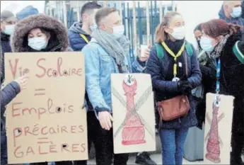  ??  ?? Un mot d’ordre principal : dénoncer leurs conditions de travail dans cette période de pandémie.