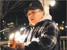  ?? Jean Falbo-Sosnovich / For Hearst Connecticu­t Media ?? Al Yagovane, commander of VFW Post 12084, invites the community to help dedicate a sign listing the names of volunteers, businesses and donors who helped bring Broad Street Park to life.