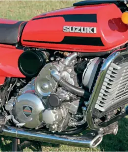  ??  ?? Suzuki built in massive complexity, thus missing the entire point of the super-simple principle of the rotary engine