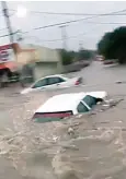  ??  ?? Inundadas. Algunas arterias viales de Monclova fueron rebasadas.