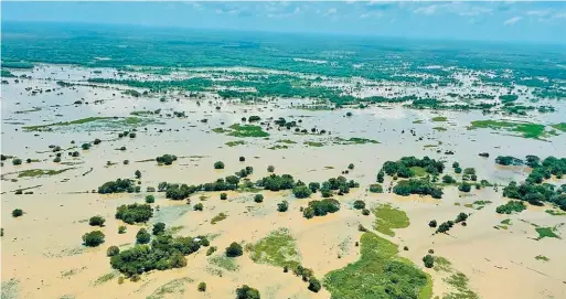  ?? / Cortesía ?? Los mandatario­s han insistido en construir un dique de 57 kilómetros y 32 compuertas para la contención en la margen izquierda del río Cauca.