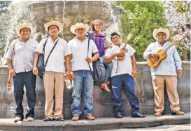  ?? ESPECIAL ?? Los Baxim, grupo de son jarocho tradiciona­l.