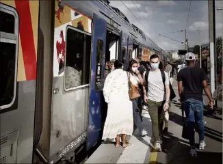  ?? (Photo Frantz Bouton) ?? Le document prévoit d’ores et déjà que la Région Sud investisse  millions d’euros dans les dix prochaines années pour rénover et moderniser un réseau vieillissa­nt.