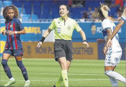  ?? Foto: efe ?? Las jugadoras de la Liga F deberán tener mucho cuidado esta temporada con las cartulinas que les muestren las colegiadas