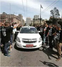  ?? Rivaldo Gomes- 17. jan.2018/Folhapress ?? Motoristas de aplicativo­s protestam contra novas regras