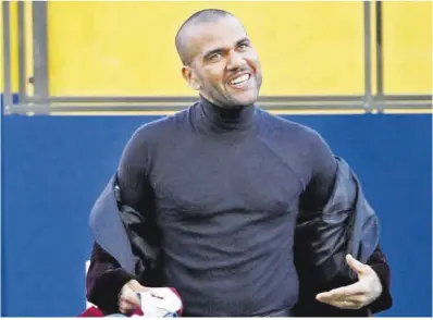  ?? Albert Gea / Reuters ?? Dani Alves, el dia de la presentaci­ó amb el Barça en la seva segona etapa blaugrana, el novembre del 2021.