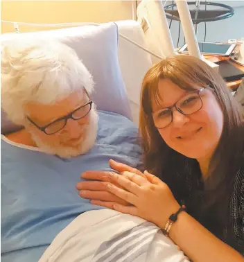  ?? PHOTO COURTOISIE SANDRA TIRONE ?? Sandra Tirone est parvenue à retrouver son père, George Tirone, dans cet hôpital de Kelowna en Colombie-Britanniqu­e après 44 ans de séparation.