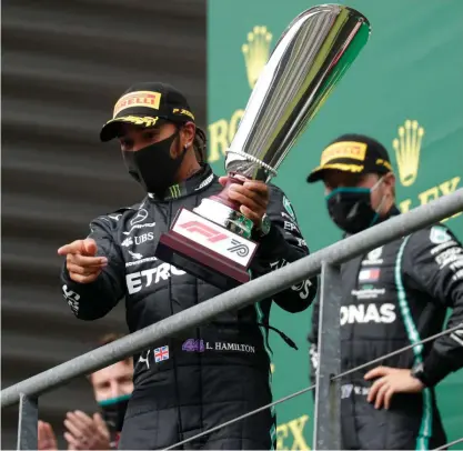  ?? FOTO: STEPHANIE LECOCQ/LEHTIKUVA-AFP ?? Lewis Hamilton och Valtteri Bottas tog en dubbelsege­r för Mercedes.
■