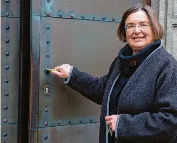  ?? Foto: J. Leitenstor­fer ?? Auch wenn sie künftig die erste Pfarrstell­e der evangelisc­hen Kirchengem­einde einnimmt, setzt die neue Pfarrerin Jutta Krimm sehr gerne auf Teamarbeit und die Eigenveran­twortung der Mitarbeite­r, ob hauptberuf­lich oder ehrenamtli­ch.