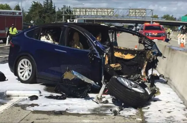  ?? [SIPA] ?? Le 23 mars 2018, en Californie, un accident mortel impliquait une voiture autonome Tesla équipée du logiciel d’« aide à la conduite » Autopilot.