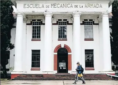  ?? DAVID FERNANDEZ / EFE ?? El edificio de la Escuela de Mecánica de la Armada, centro de tortura durante la dictadura arge ntina