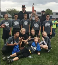  ?? COURTESY PHOTOGRAPH/LODI CHRISTIAN SCHOOL ?? Above: The Lodi Christian School flag football team placed third in a league tournament. Left: Students participat­e in the Color Run.