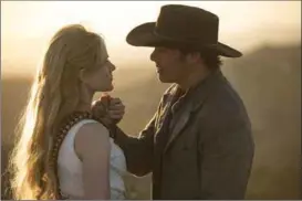  ?? FOTO: HBO ?? Dolores Abernathy (Evan Rachel Wood) og beundreren Teddy Flood (James Marsden) returnerer i Westworlds andre sesong.