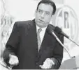  ??  ?? Antecedent­es. Humberto Moreira quien fue dirigente del partido, había sido expulsado.