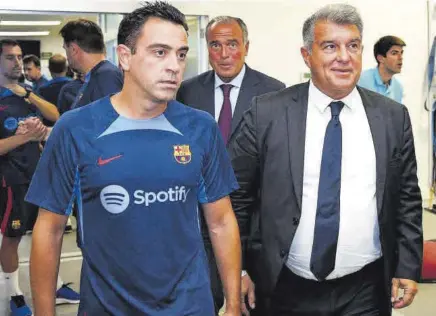  ?? //FCB ?? Joan Laporta, presidente del Barça, repasó la actualidad deportiva referente a la primera plantilla que dirige Xavi y a la que intentarán reforzar en verano