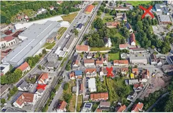  ?? Foto: Geyer-luftbild ?? Die Ostalbhall­e, der frühere „Hecht“und der „Umsonst-laden“in Königsbron­n sollen in diesem Jahr abgerissen werden.