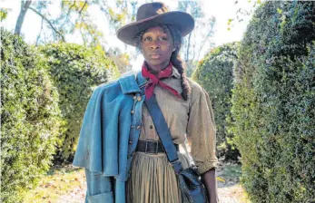  ?? FOTO: GLEN WILSON/UNIVERSAL PICTURES/DPA ?? Nachdem sie selbst von einer Plantage geflohen ist, nimmt Harriet Tubman (Cynthia Erivo) den Kampf gegen die Sklaverei auf.