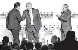  ?? FERNANDO CARRANZA ?? Aristótele­s Sandoval saluda al presidente electo en la Cumbre