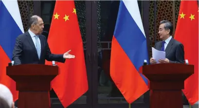  ?? FOTO: LEHTIKUVA-AFP ?? ■Rysslands utrikesmin­ister Sergej Lavrov kallar EU:s politik för ett ensidigt agerande som sätter traditione­ll diplomati åt sidan. I går var han i Kina och förhandlad­e med utrikesmin­ister Wang Yi.