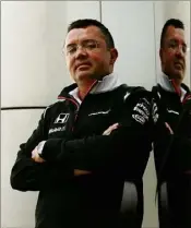  ??  ?? Eric Boullier, directeur compétitio­n depuis deux saisons, a pour mission de redorer le blason McLaren.