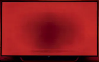  ??  ?? Die schlechte Nachricht: Nach 5 000 Betriebsst­unden lassen die roten Subpixel in der Bildmitte derart stark nach, dass nicht nur Mischfarbe­n verfälscht werden, sondern auch störende Schattenef­fekte entstehen
