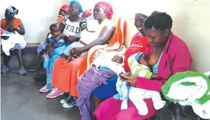  ??  ?? Some Zimbabwean women find it hard to access ante-natal care in foreign countries