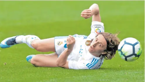  ??  ?? Luka Modrić odigrao je cijeli susret nakon mjesec dana stanke zbog ozljede zadnje lože zadobivene u prvoj utakmici protiv PSG-a